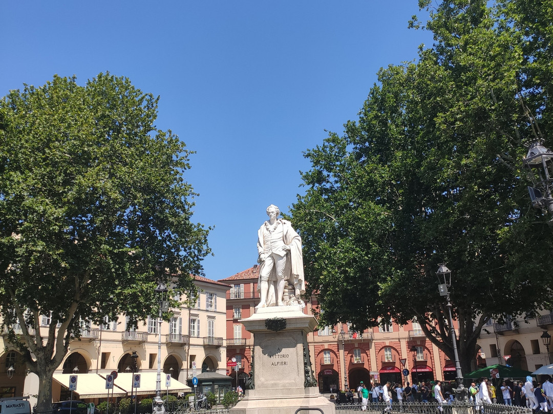 Monumento di Vittorio Alfieri景点图片