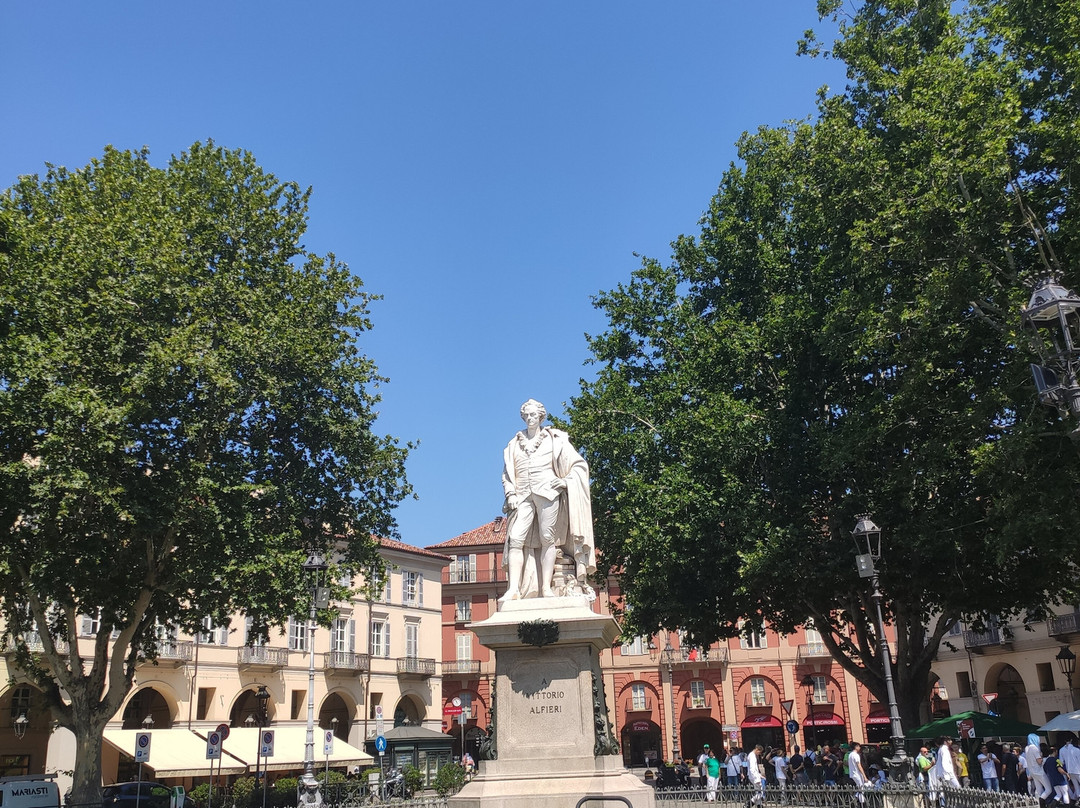 Monumento di Vittorio Alfieri-阿斯蒂必去景点