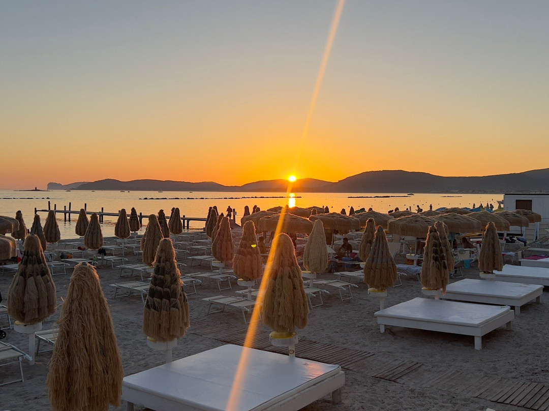 Playa Natural Beach Bar & Restaurant