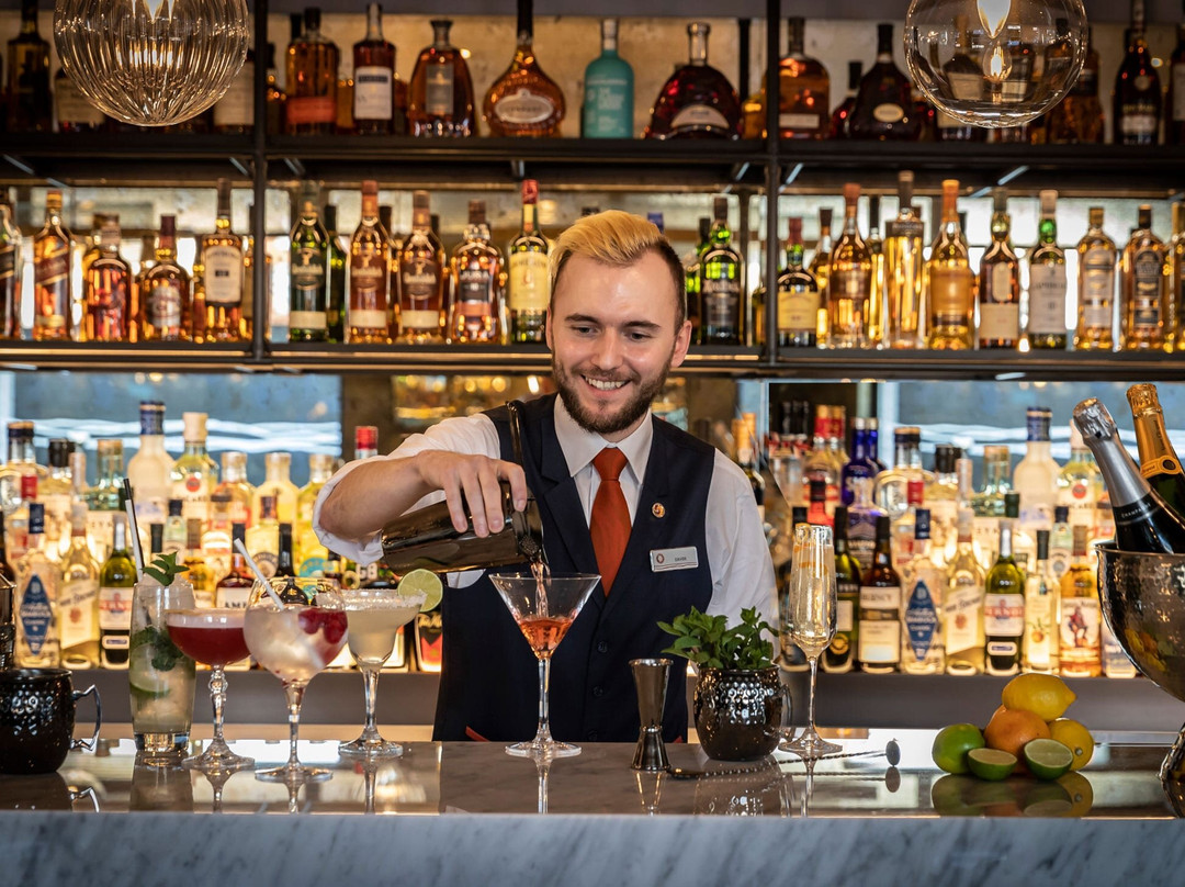 先瑞伦敦墙酒店