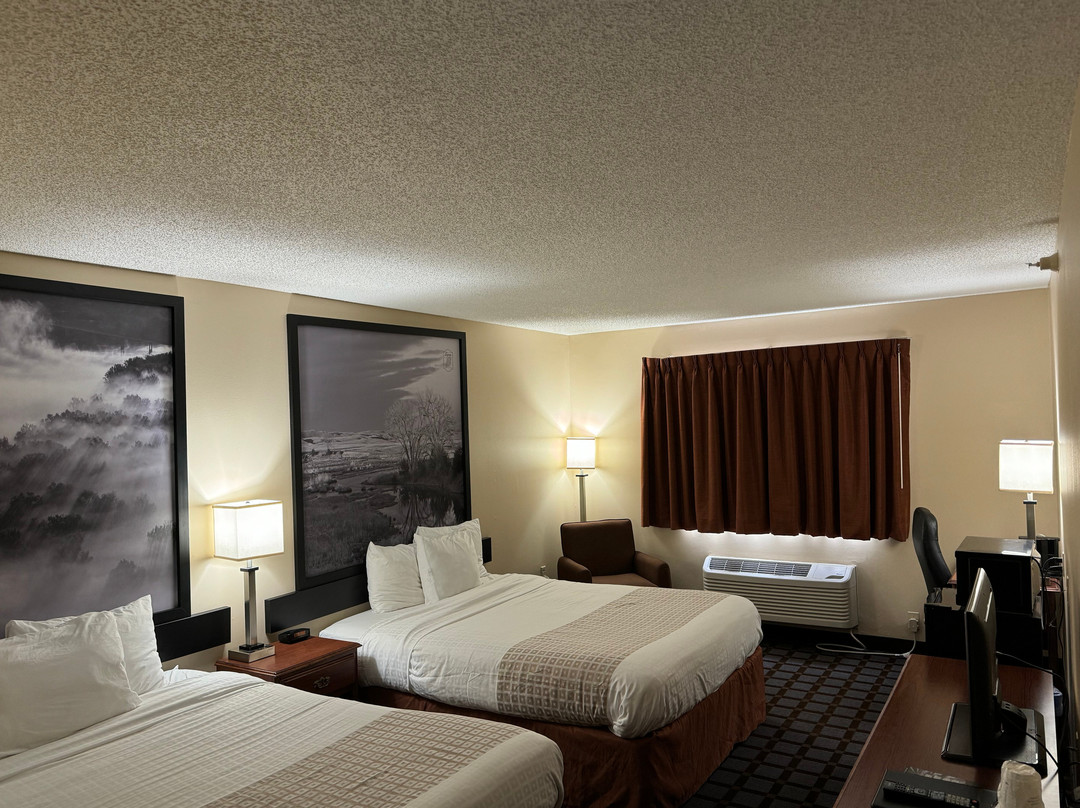 Super 8 by Wyndham Mason City主图