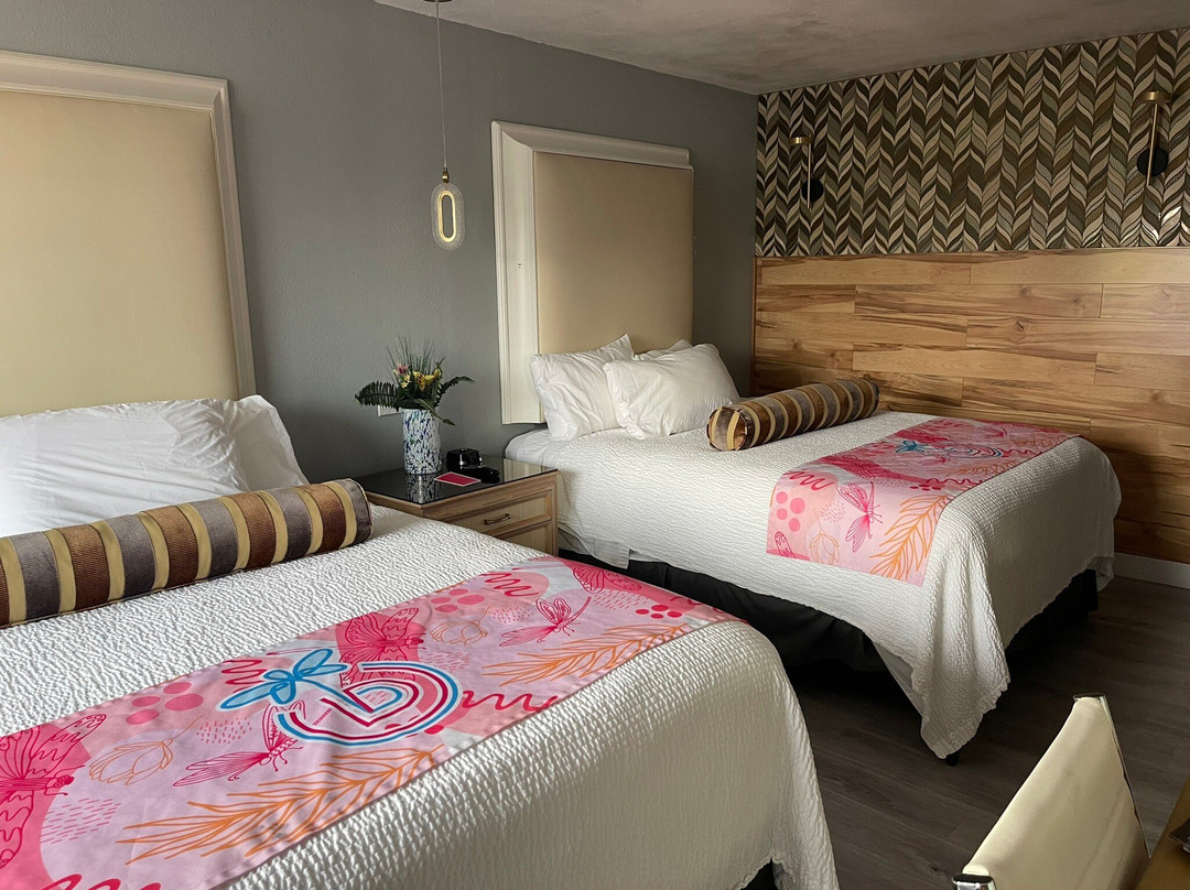 Dragonfly Inn and Suites