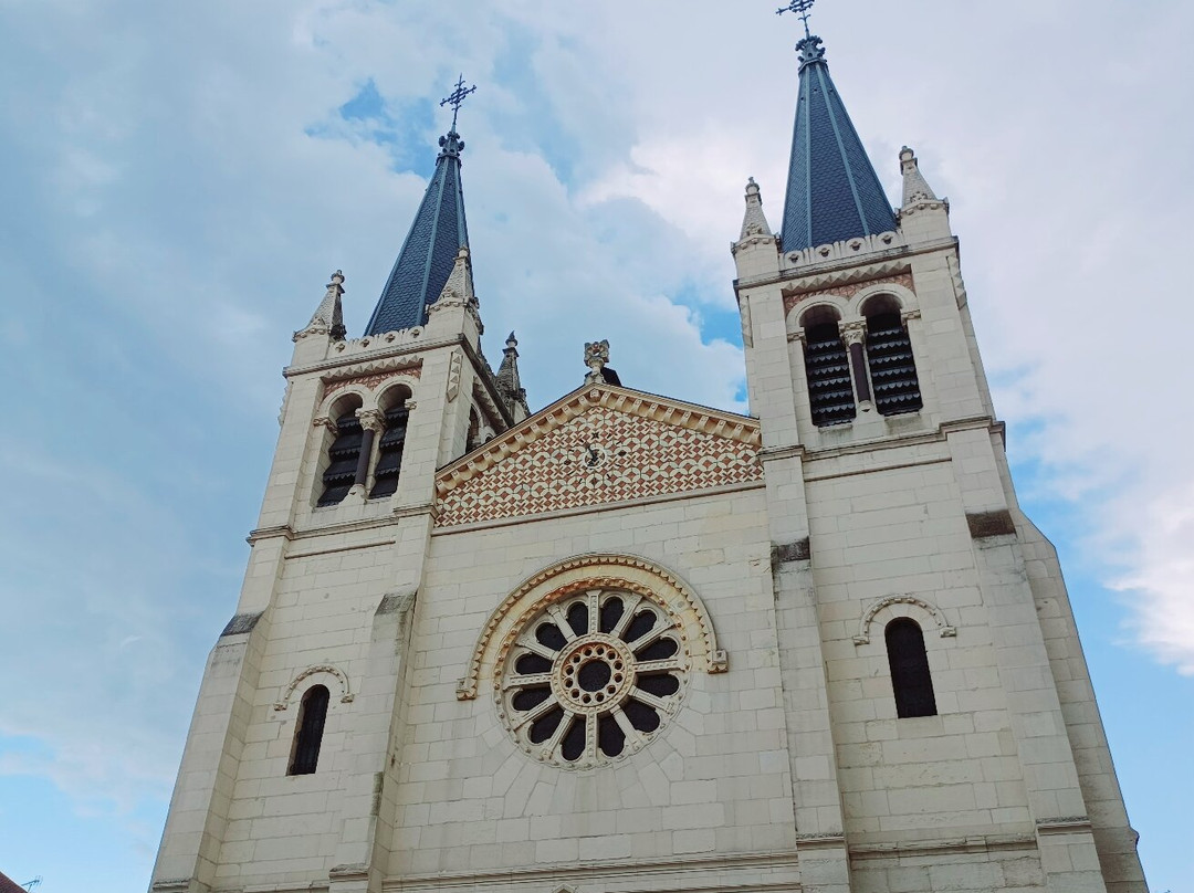 Église Saint-louis-维希必去景点