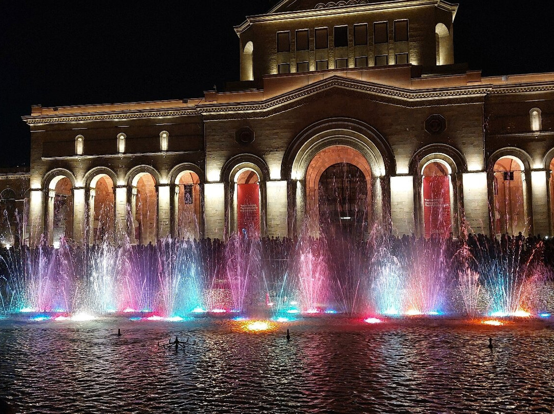 Dancing Fountains-埃里温必去景点