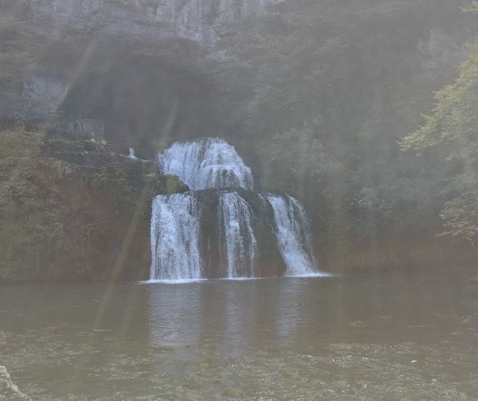 Source du Lison-Nans-sous-Sainte-Anne必去景点