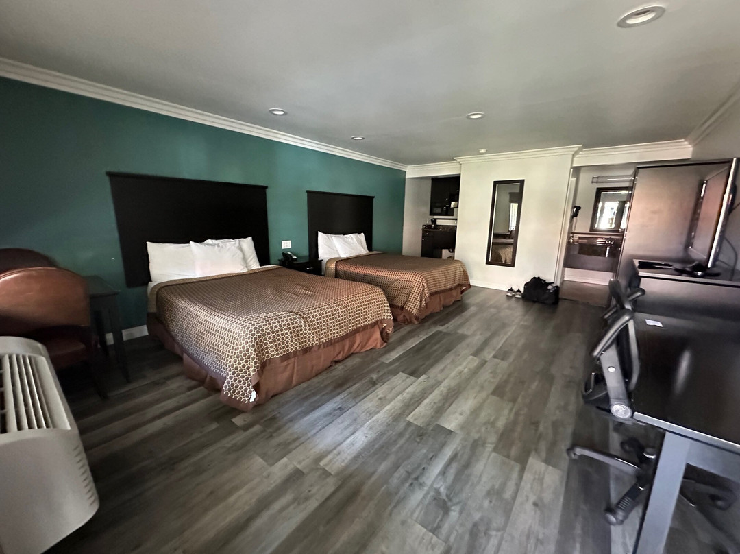 Garden Inn and Suites Glendora主图