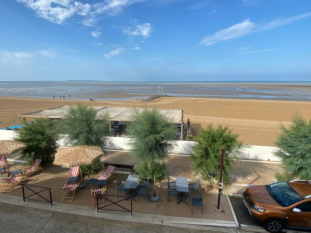 Logis Hôtel Acadie Rest. le Saint-Victor主图