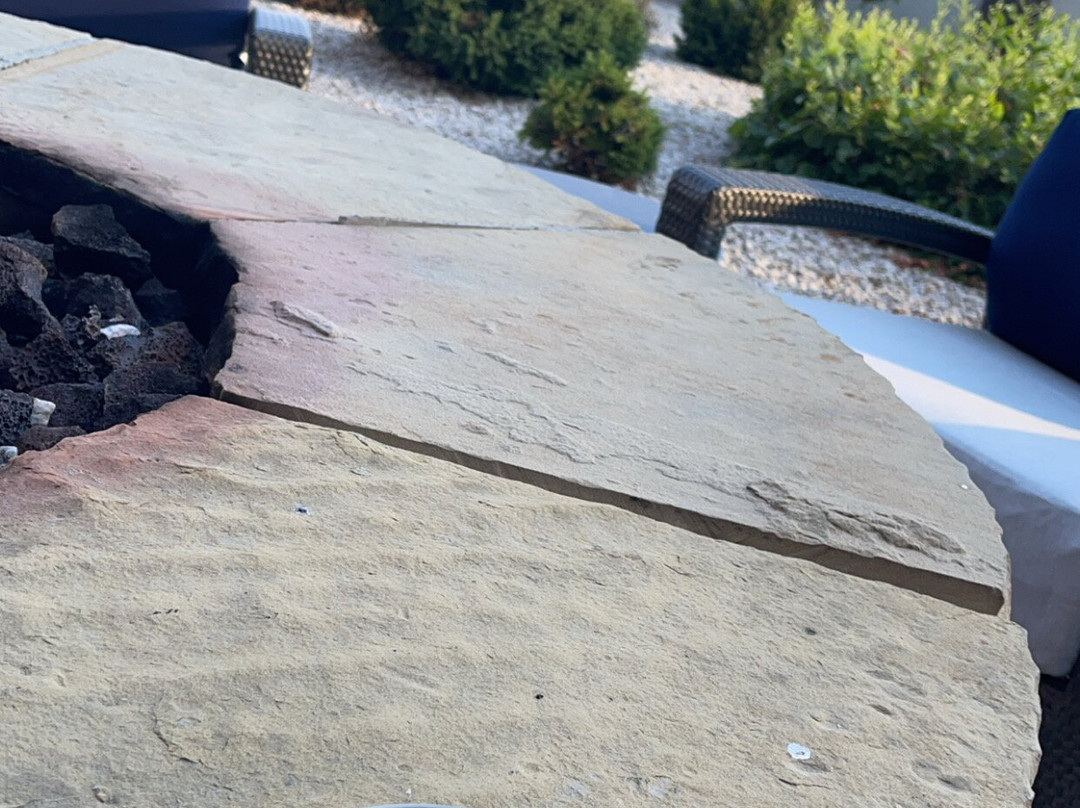 比灵斯希尔顿欣庭套房酒店主图