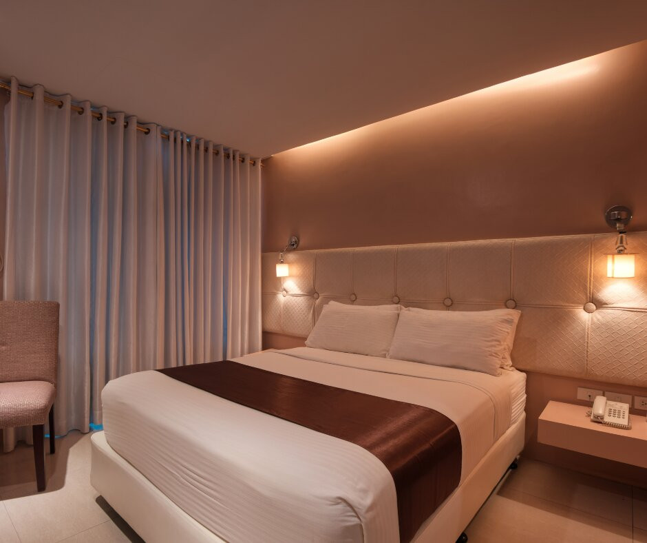 薇诺妮卡酒店主图