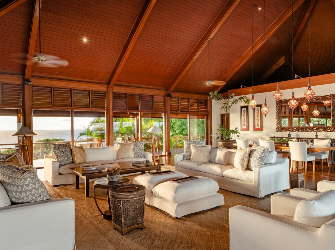 瓦卡亚俱乐部温泉度假酒店主图