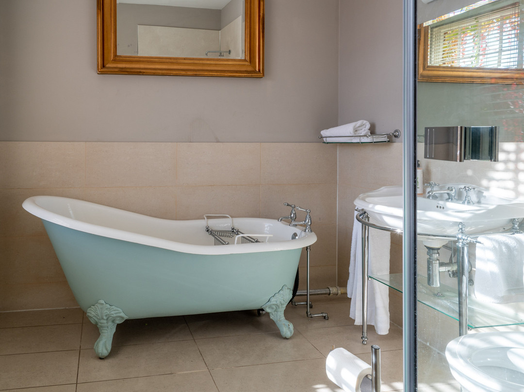 The King's Head主图