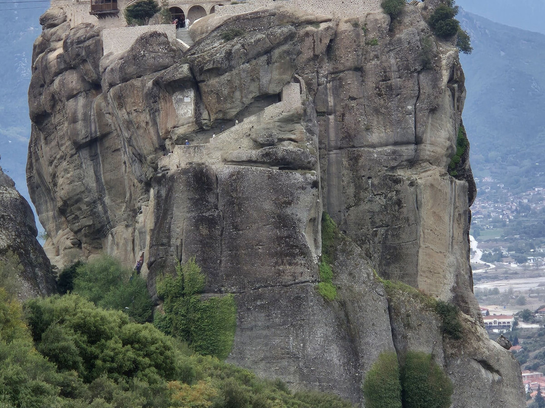 Holy Trinity Monastery (Agia Triada)-卡兰巴卡必去景点