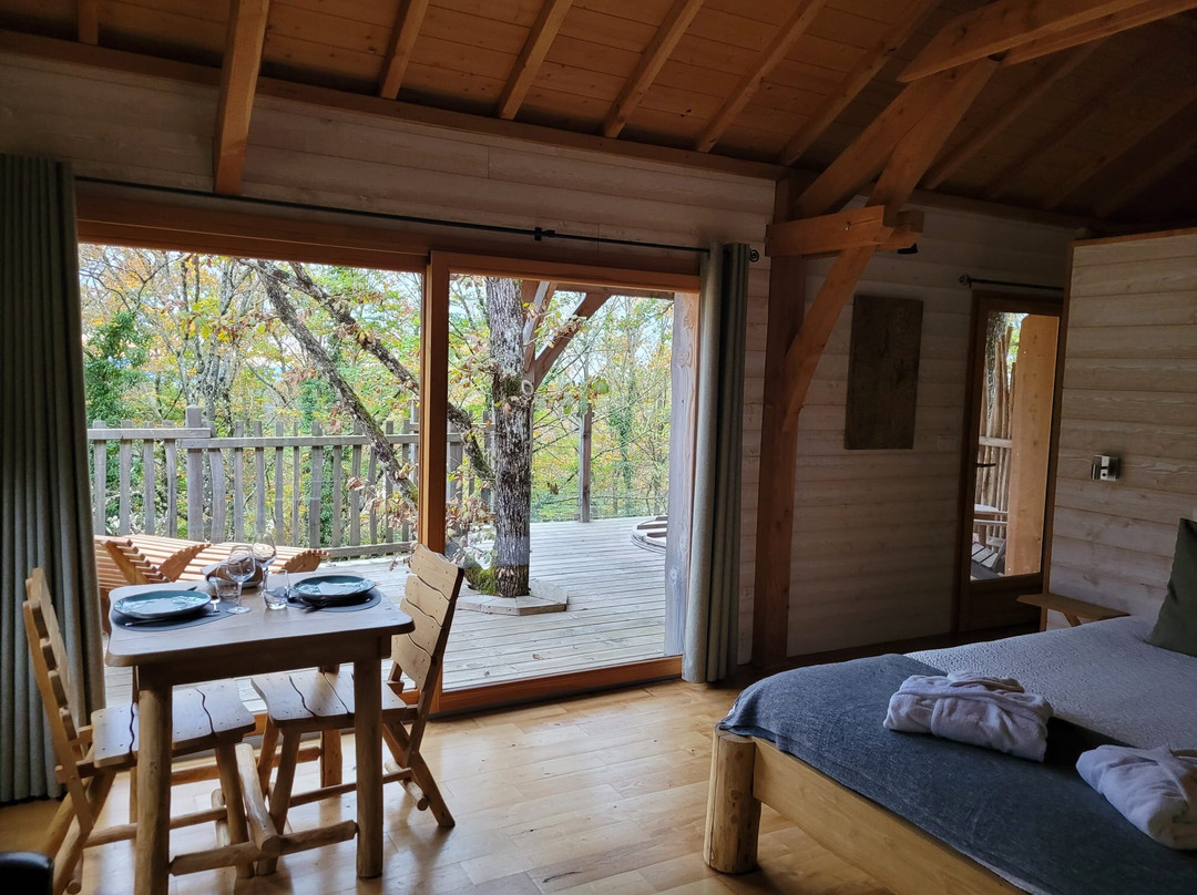 赫里森小屋酒店