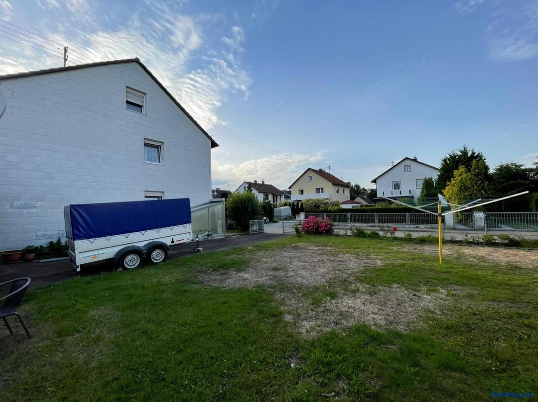 Ferienwohnung mit Kuche, grossem Garten und Terasse mit Wlan