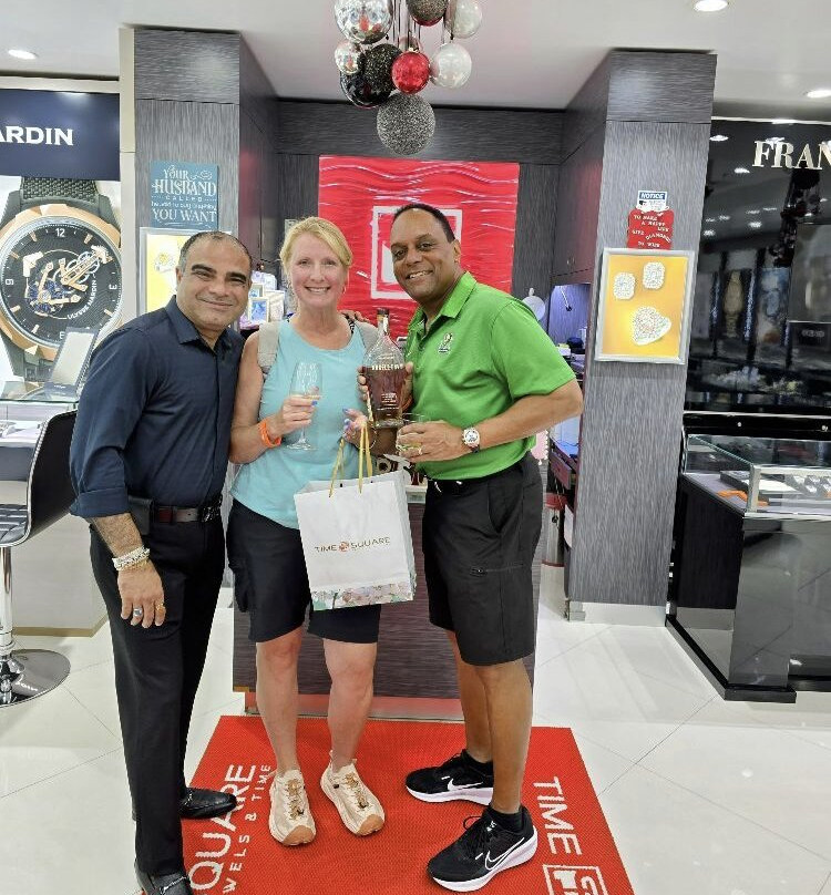 Time Square Aruba-棕榈/鹰海滩必去景点