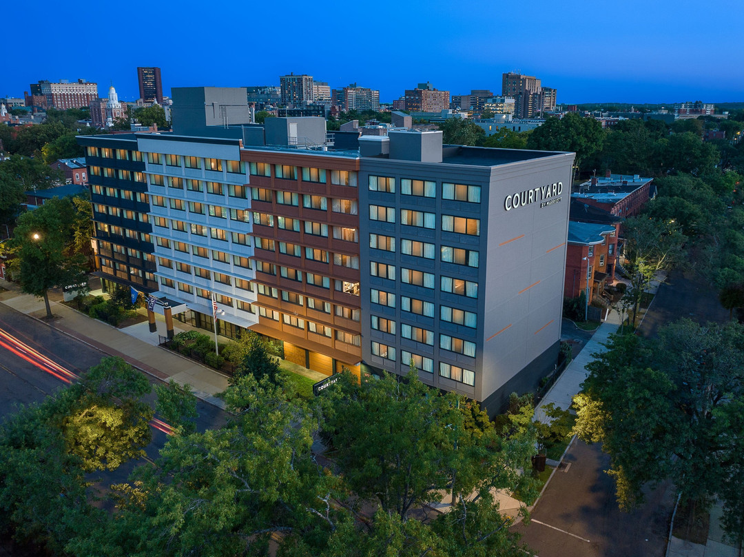 耶鲁纽黑文万怡酒店主图