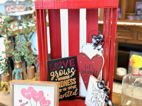 Main Street Boutique & Custom Print Shop-Gifford必去景点