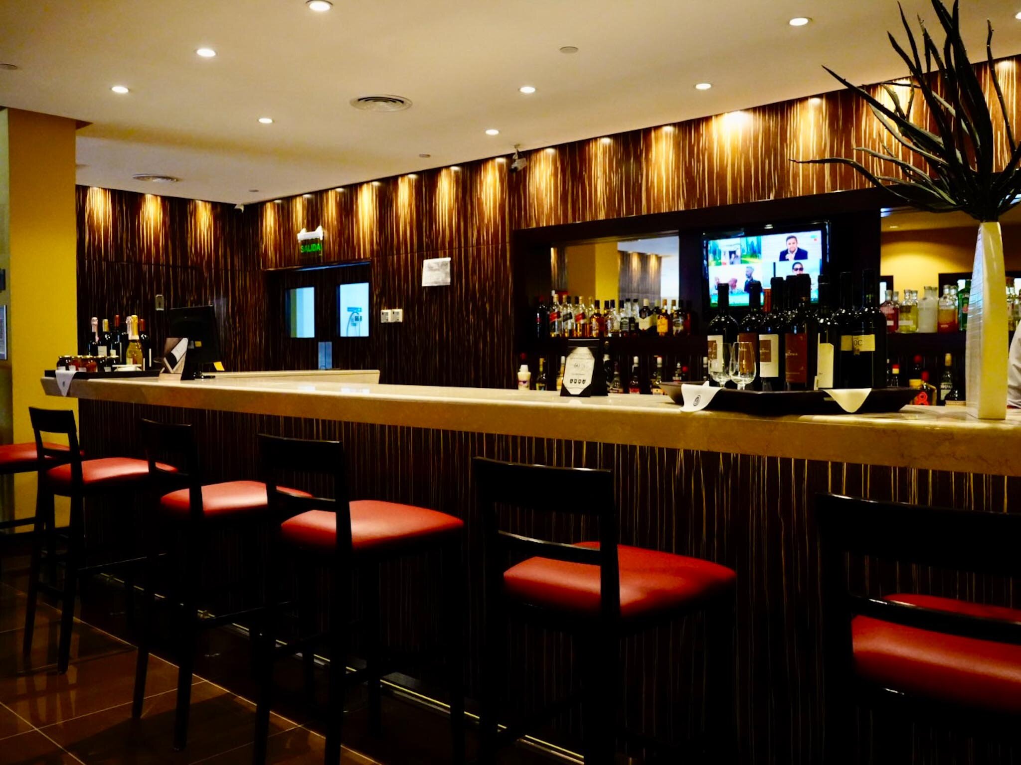 MAC Royal Suites-餐饮