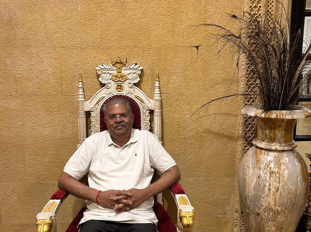 郁金香沙漠酒店主图