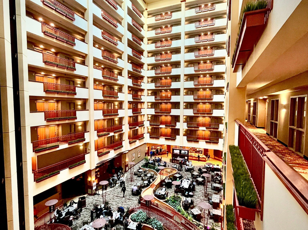 Embassy Suites by Hilton St. Louis St. Charles主图