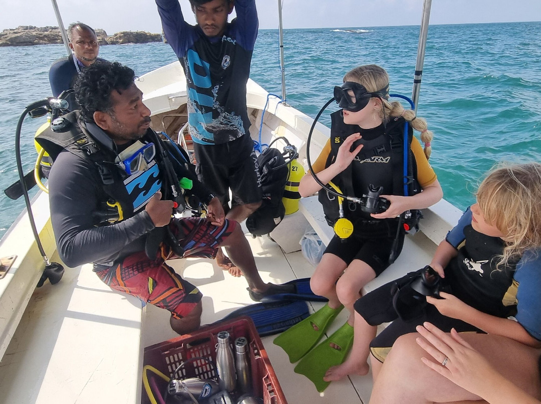 International Diving School景点图片