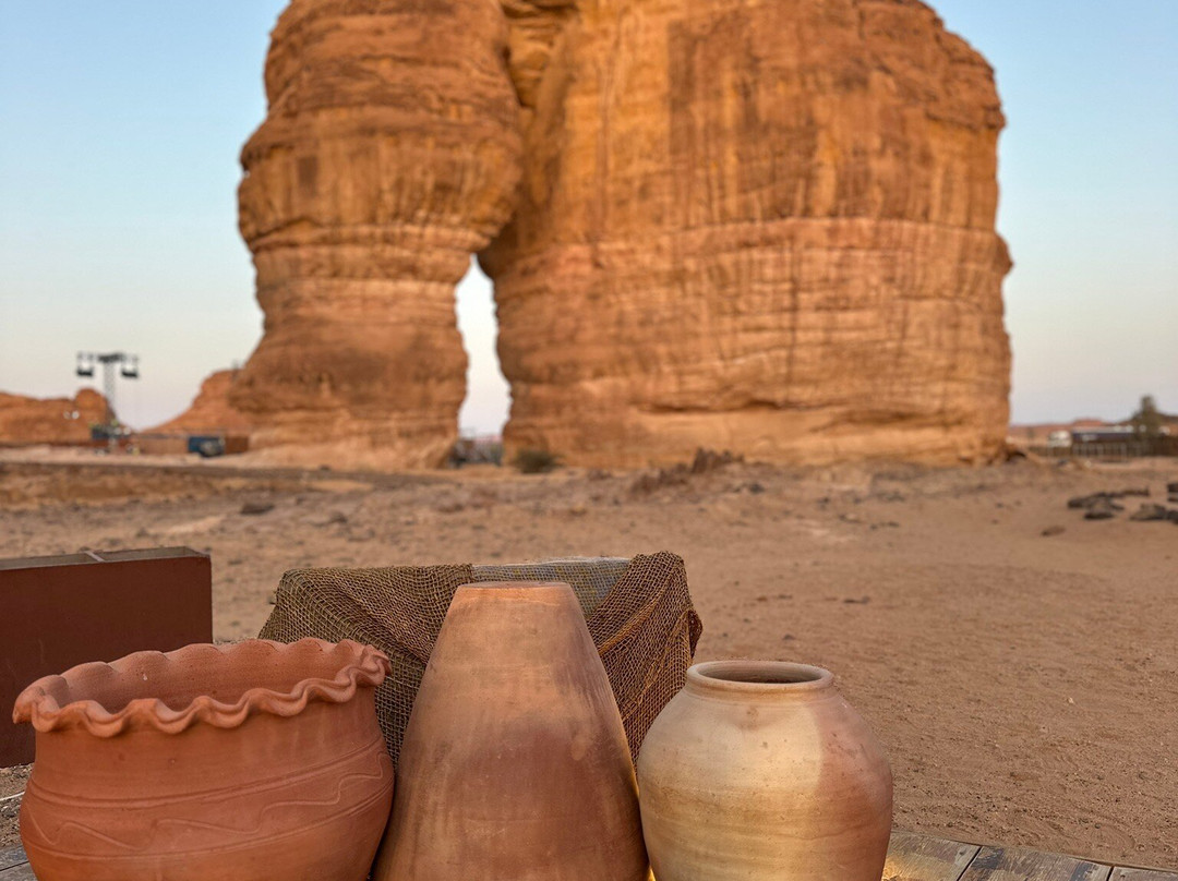 Jabal AlFil (Elephant Rock)景点图片