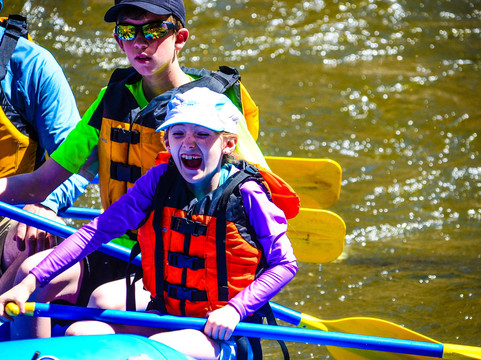 Colorado Rafting Company-Bond必去景点