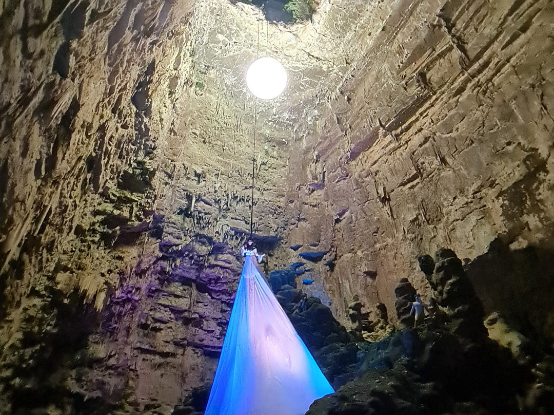 Hell in the Cave-卡斯特拉纳格罗泰必去景点