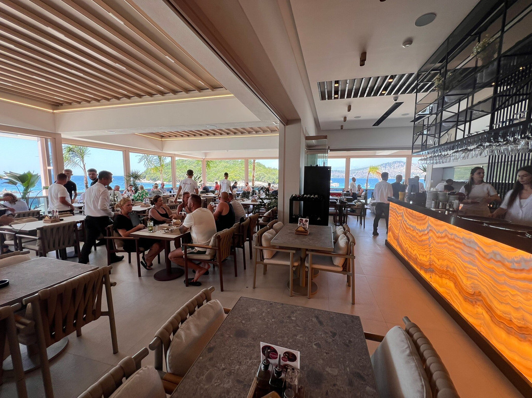 Tre Ishujt Restaurant & Lounge-Ksamil必去景点