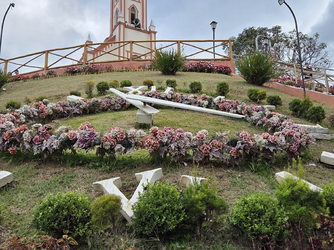 Igreja de São Benedito-圣安东尼奥杜皮尼亚尔必去景点