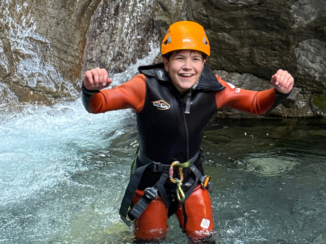Bow Valley Canyon Tour-坎莫尔必去景点