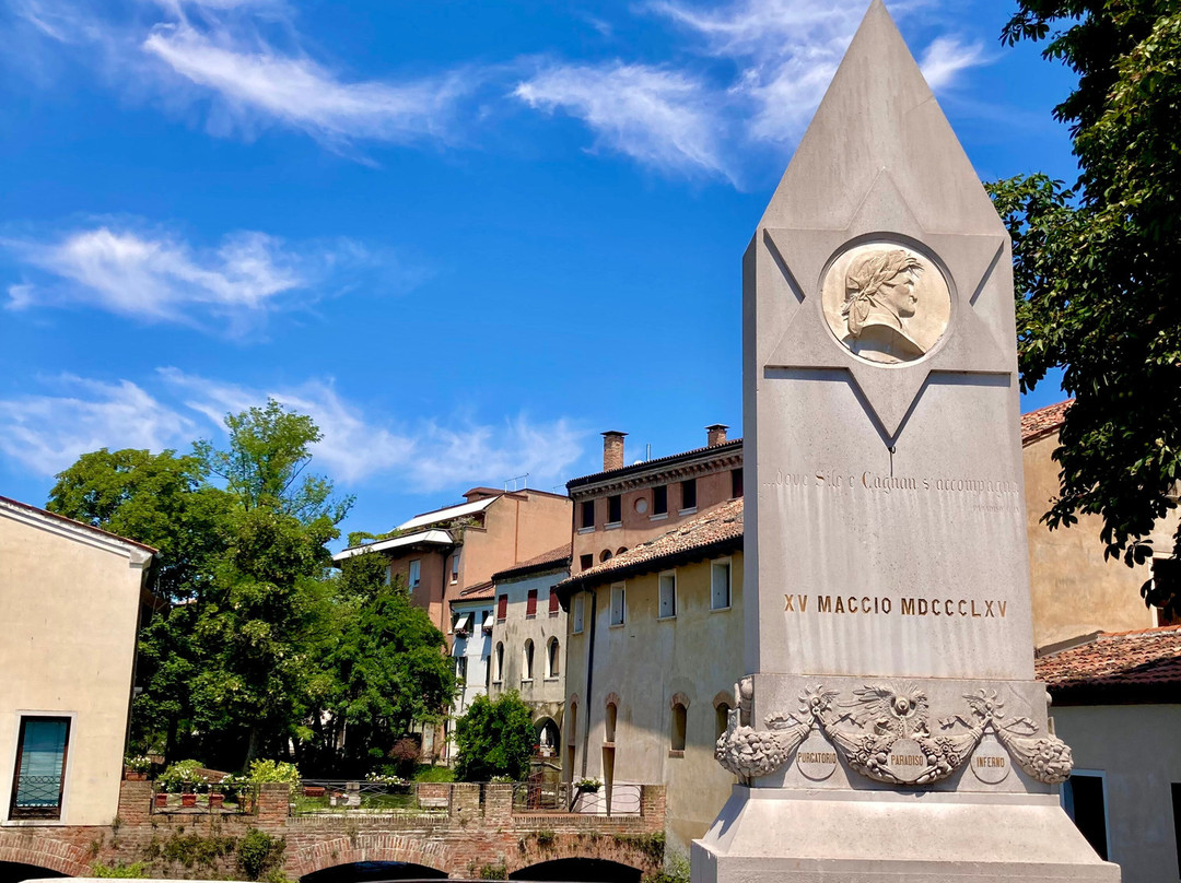La Memoria di Dante - Stele Lapidea Sul Ponte Dante-特雷维索必去景点