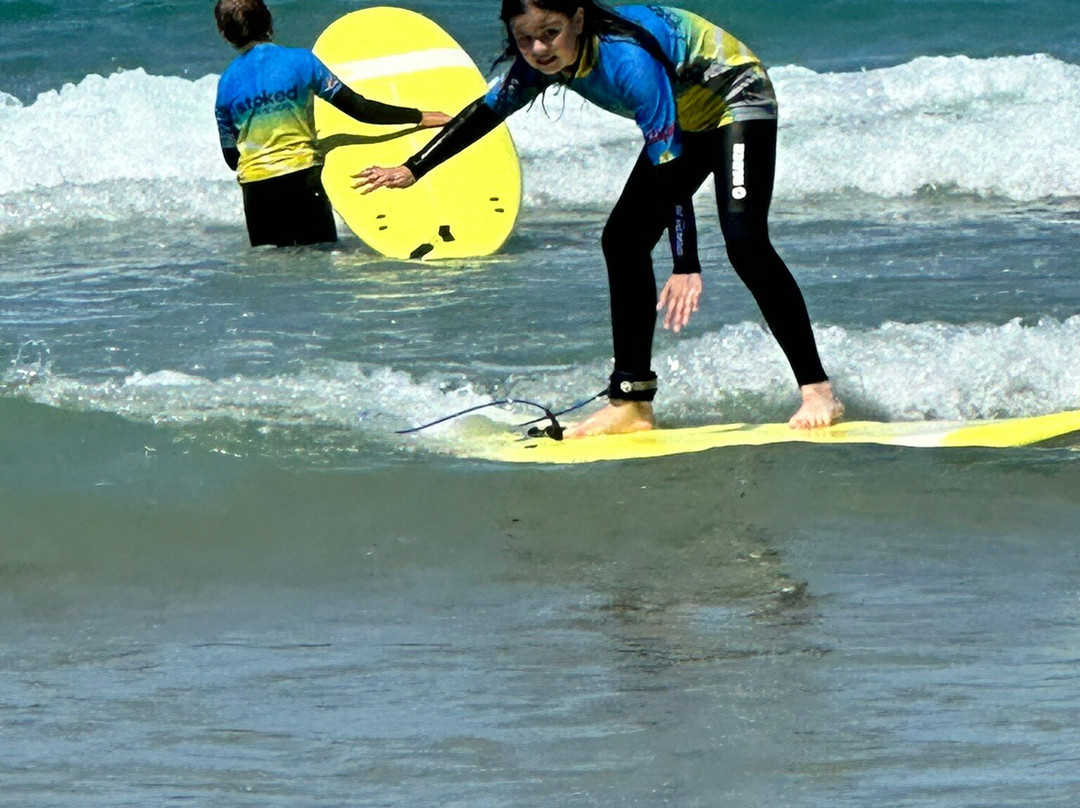 Stoked Surf School-佩伦波思必去景点