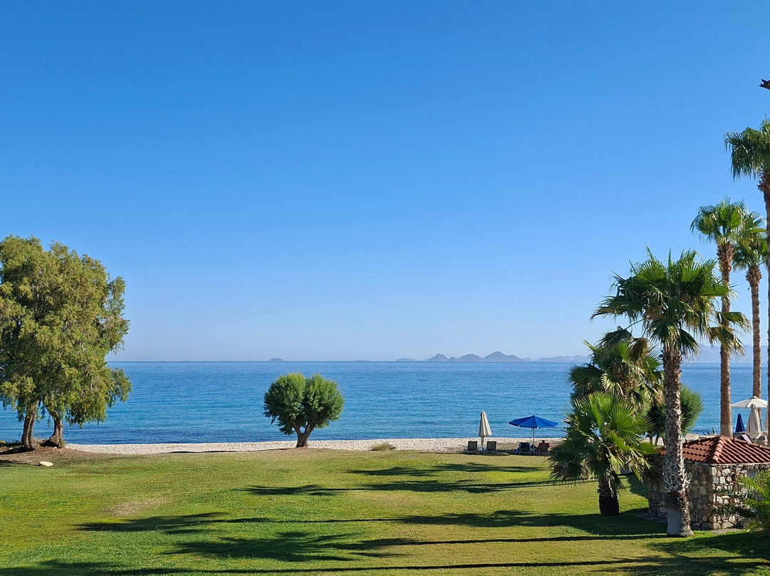 Irina Beach Hotel主图