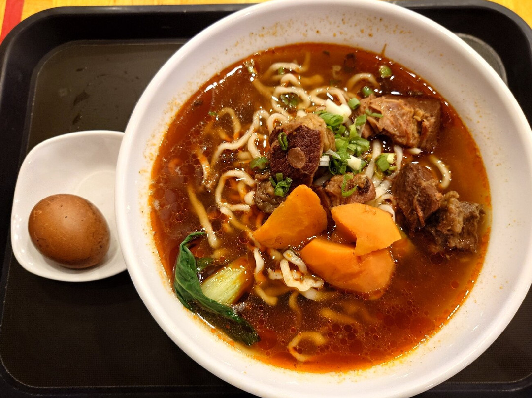 Ziyue Famous Snacks (Baita Airport Store)