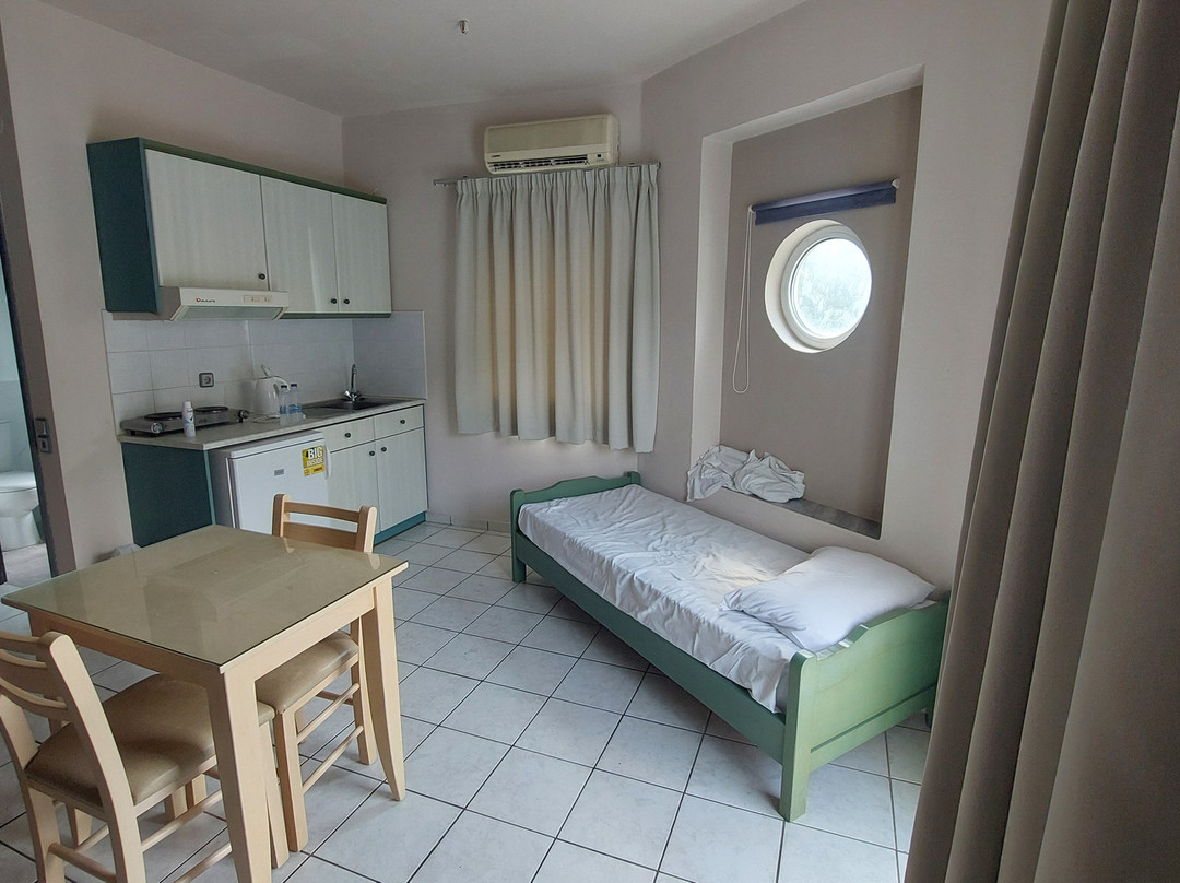 Athena Apartments主图