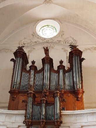 Eglise St-Sauveur-拉罗谢尔必去景点