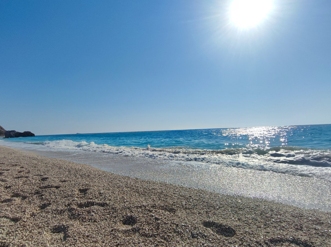 Megali Petra Beach-莱夫卡扎必去景点