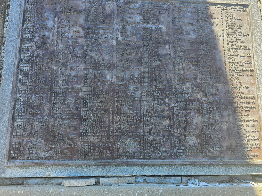 North Alton Confederate Cemetery-奥尔顿塔必去景点