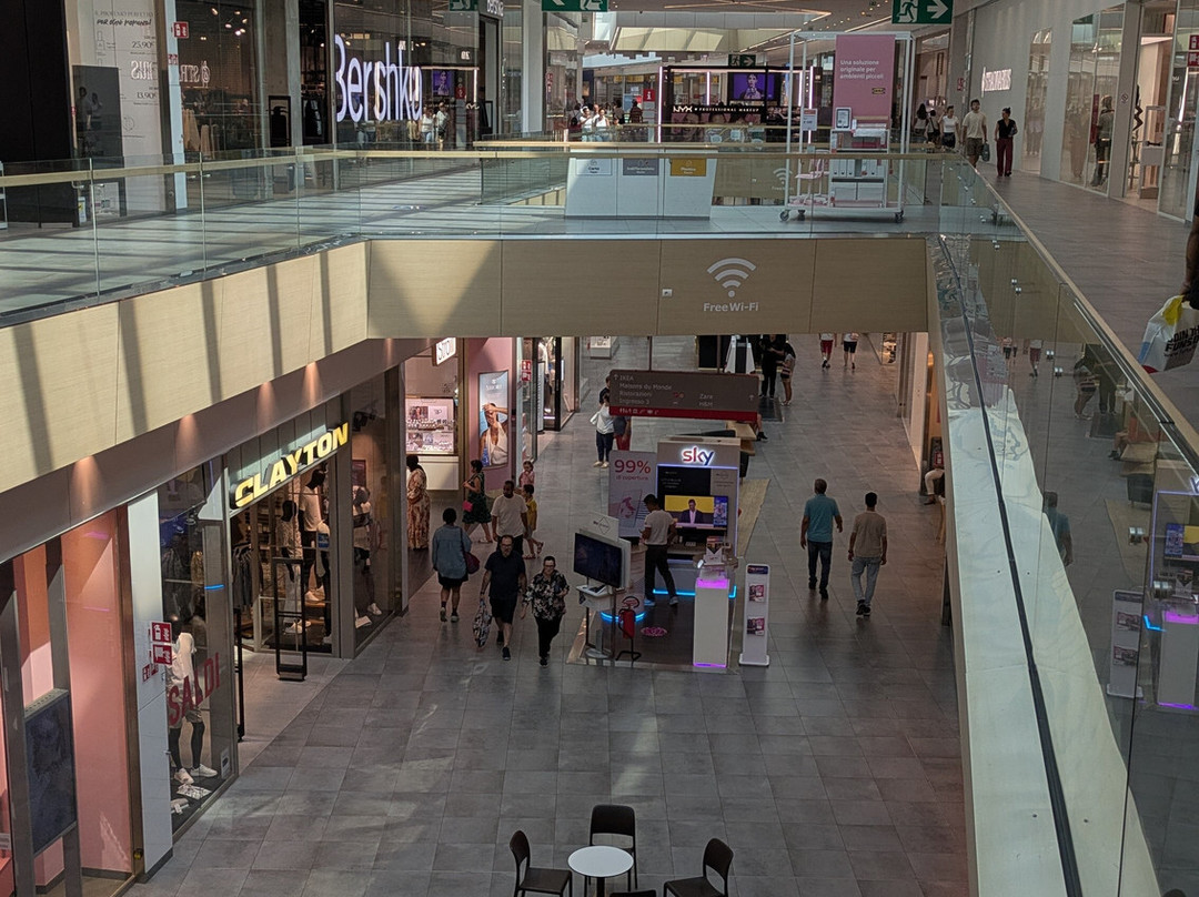 ELNÒS Shopping-Roncadelle必去景点