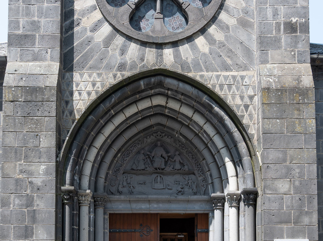 Eglise Saint-Pardoux-蒙多尔必去景点