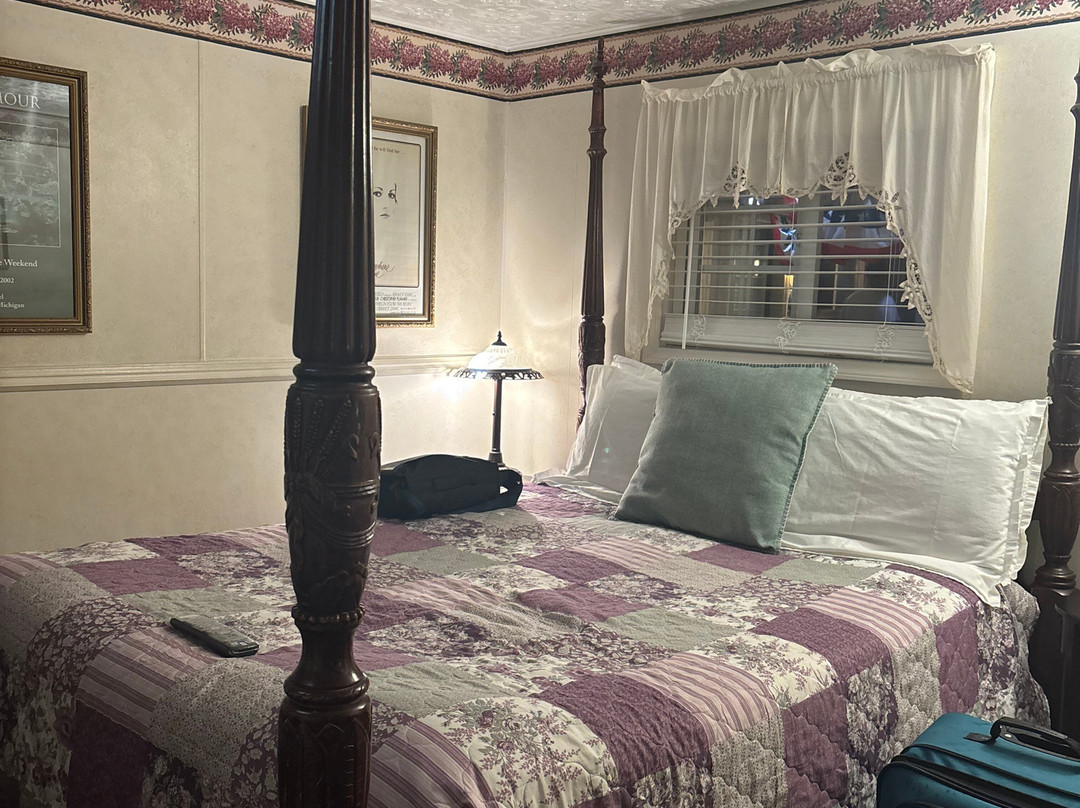 Lamplighter Motel主图