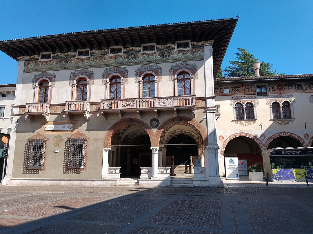 Piazza Rosmini-罗韦雷托必去景点