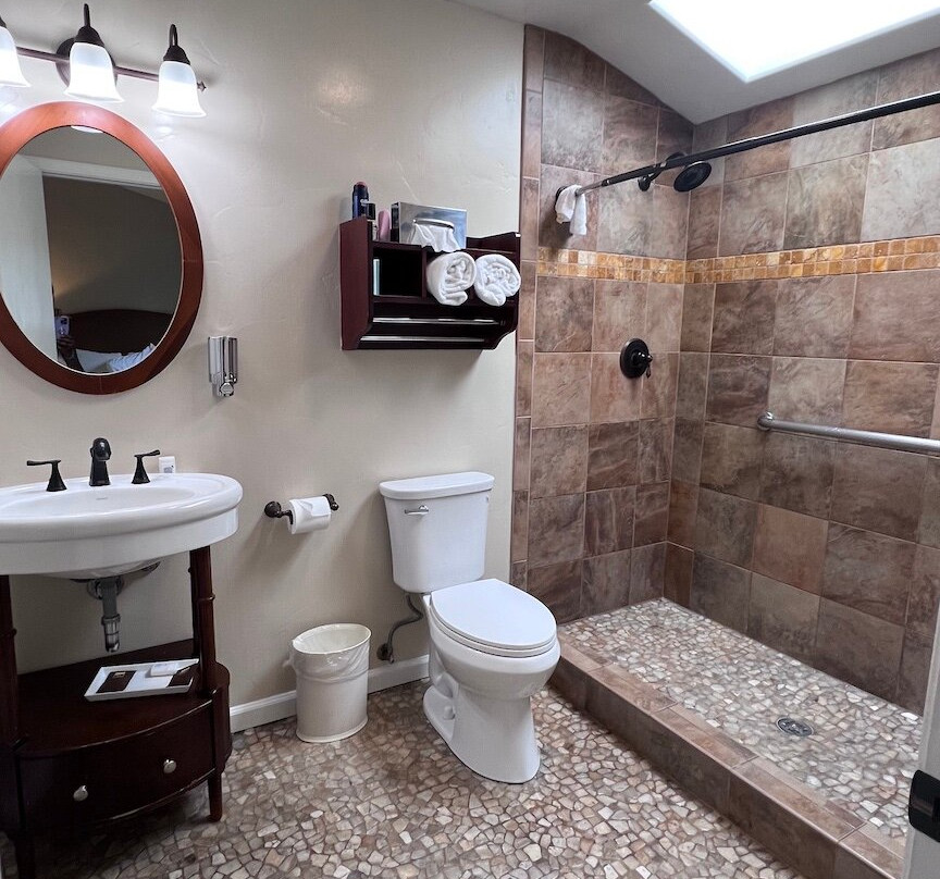 太平洋丛林日落酒店主图