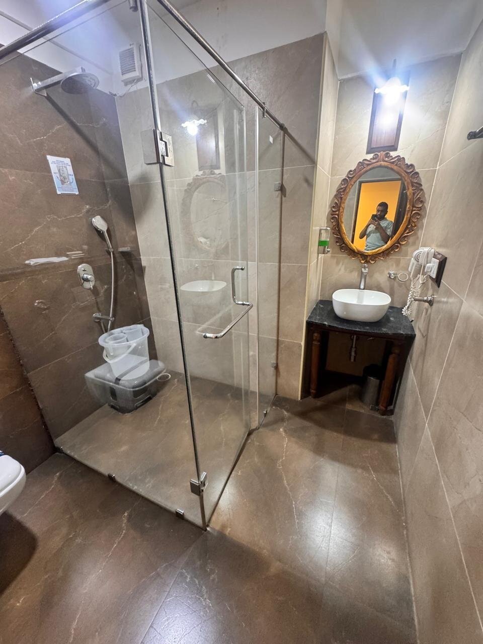 Hotel Windsor Castle-浴室