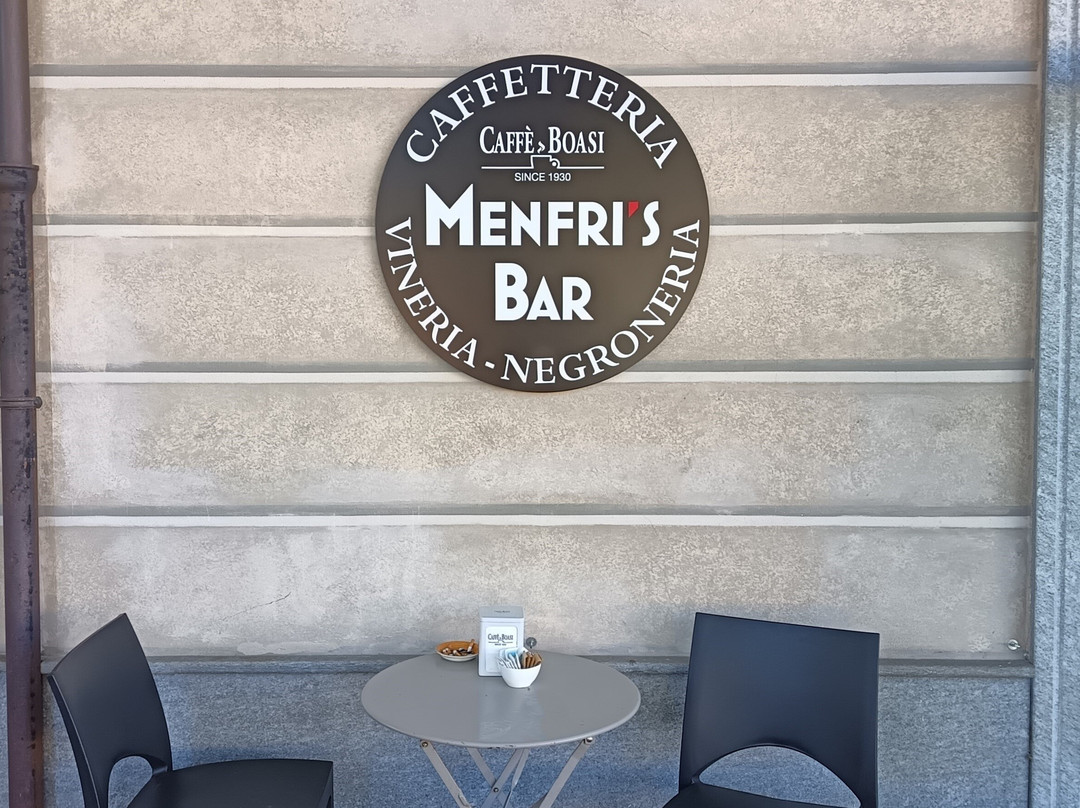 Menfri's Bar