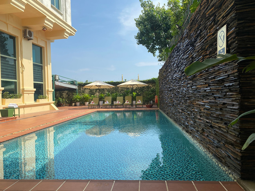 海防港景安凡尼度假酒店主图