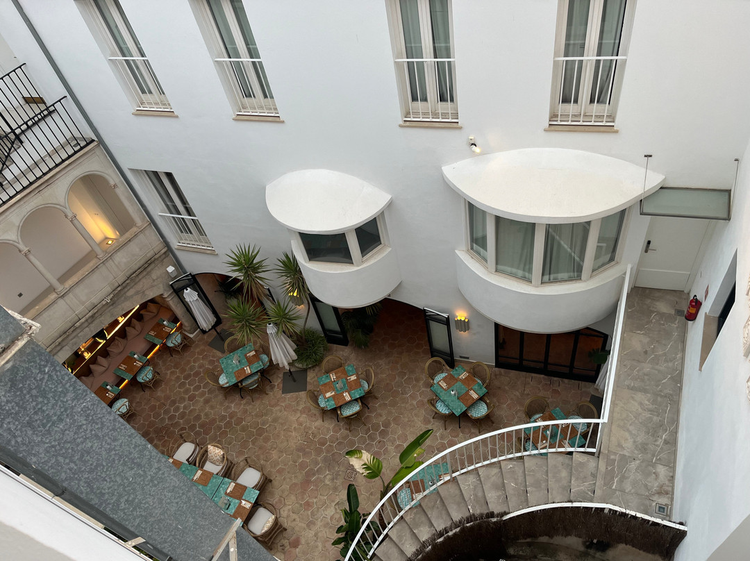Puro Grand Hotel主图