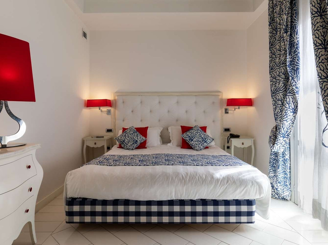 那不勒斯酒店住宿-拉希里吉纳生活酒店