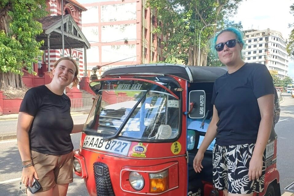 Colombo Tuk Tuk City Tour -Sightseeing Entry Fees & Food Included